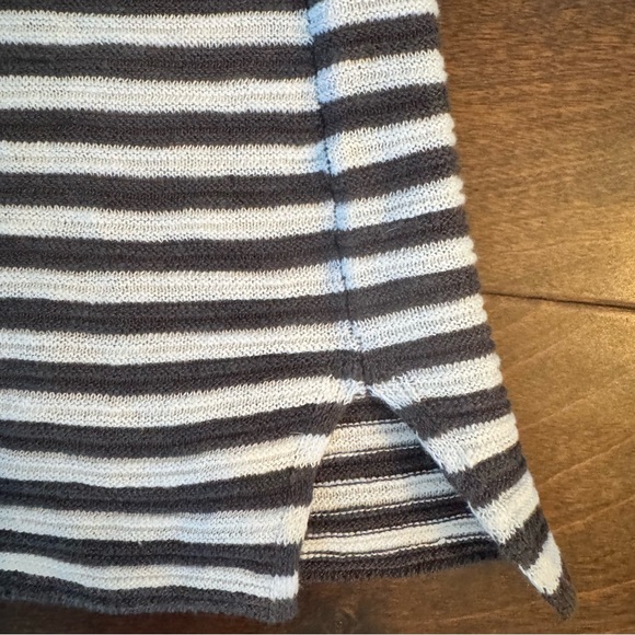 Eileen Fisher Black and White Striped Top - Picture 6 of 7
